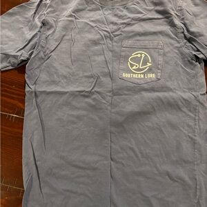 Southern Lure Men's Short-Sleeve Pocket Tee in Navy with Yellow Logo